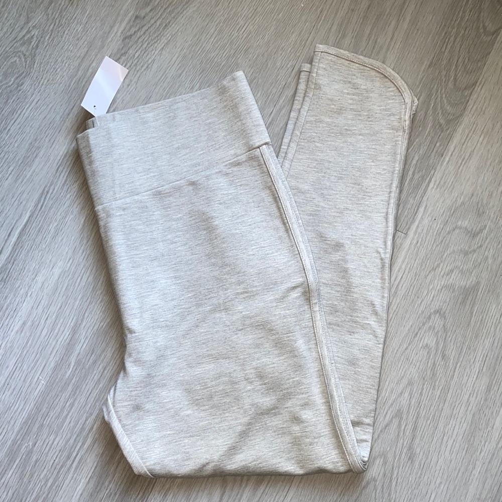 NWT Lou & Grey thicker style legging